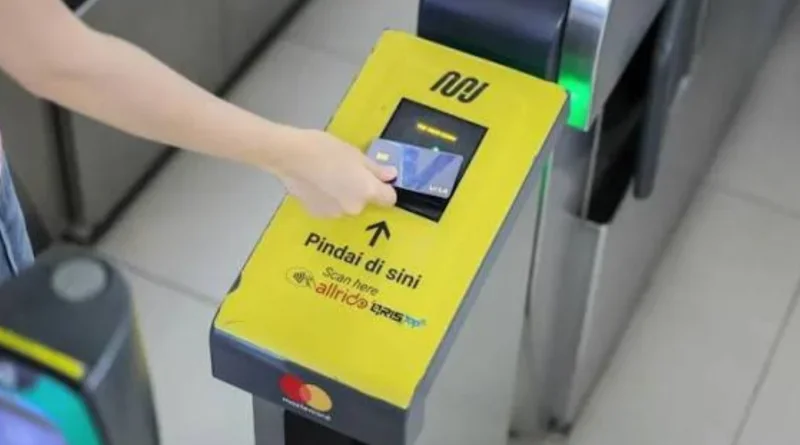 Naik MRT Jakarta Kini Bisa Tap Kartu Visa Tanpa Tiket